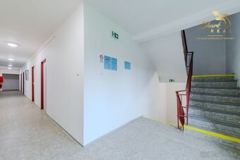 Na predaj ubytovací objekt v obci Koškovce – 26 izieb, parko - 17