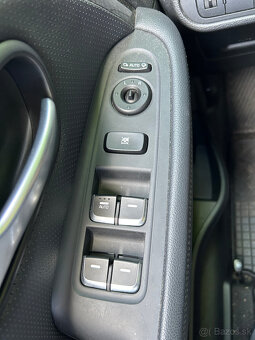 Kia Carens 1,7 CRDi, automat, r. 2017 - 17