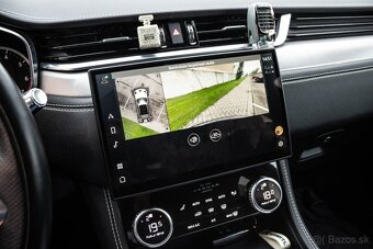 Jaguar F-Pace 3.0 I6 P400 MHEV R-Dynamic Black AWD A/T - 17