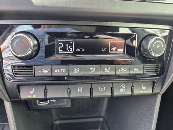 Škoda Rapid SB 1.0 TSi Ambition 70 kW - 17