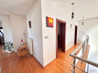 Predaj- luxusný 5i RD s bazénom, dvojgarážou, Andovce - 17