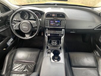 Jaguar XE 2.0 I4D Prestige AT,ťažné - 17