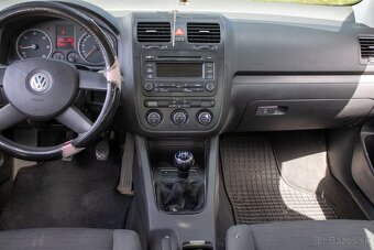 Volkswagen GOLF 1,9 TDI 77kw MT5 Trendline - 17