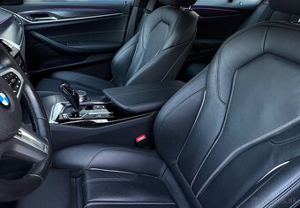 BMW Rad 5 Touring 520d mHEV xDrive ///M-PACKET/rezervované/ - 17