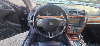 Jaguár XK 4.2 V8 - 17