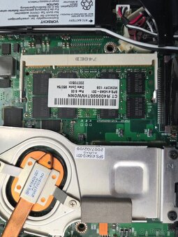 Predám nefunkčný notebook HP Compaq NC8430 - 17