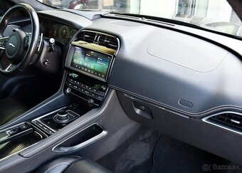 Jaguar F-Pace 30d AWD S PANO TAŽNÉ MERIDIAN 221 kw - 17