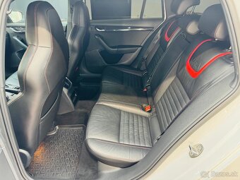 Škoda Octavia Combi 2.0 TDI DPF RS DSG - 17