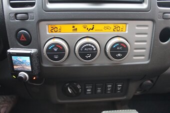 Nissan Navara DoubleCab 2.5D A/T - 17