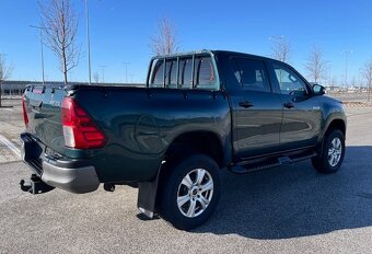 TOYOTA HILUX DC 2.4 I D-4D Live - NA PREDAJ / NA SPLATKY - 17