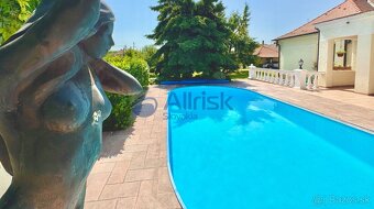 Exkluzívny predaj luxusnej vily s 25á pozemkom v Rajke - 17