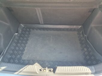 Hyundai i30 1.6i MPI DOHC CVVT Family, Nova STK, 53200 KM - 17