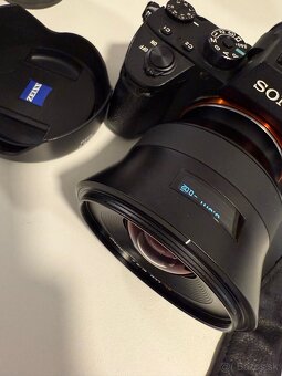 Zeiss Batis 18mm F2.8 - 17