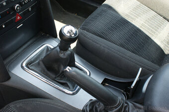 Peugeot 407 1.6 HDi Confort FAP - 17