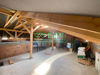 „ pod ZOBOROM“ Nitrianske Hrnčiarovce rodinný dom hrubá stav - 17