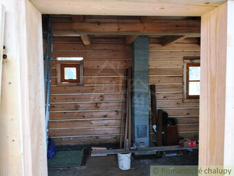 Dve drevenice na jednom pozemku v horách Javorníkov na pre - 17