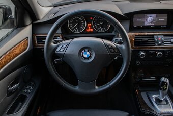 BMW Rad 5 530 i A/T - 17
