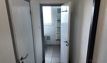 Zariadený 3i byt v kľudnom okolí - 17