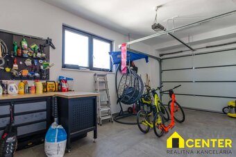 NA PREDAJ novopostavená vila s bazénom /280 m² / Dalmátsko,  - 17