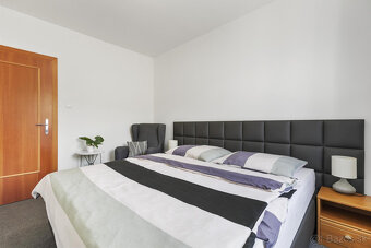 Na predaj štýlový penzión s priamym prístupom k vode v obci - 17