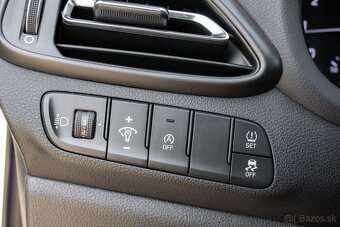 2023 Hyundai i30 CW 1.5 T-GDi mHEV Play - 17