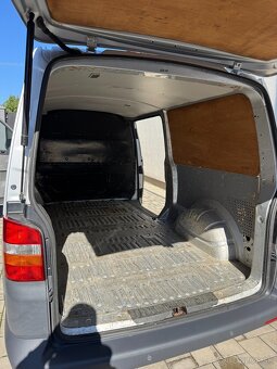 VOLKSWAGEN TRANSPORTER T5 L2H1, 1,9 TDI, 8/2008, ODPOČET DPH - 17