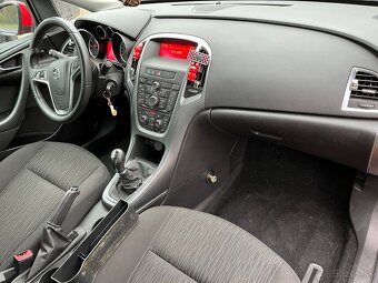 Opel Astra Notchback - 17