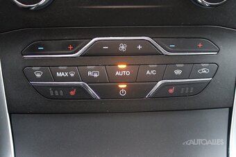 Ford S-MAX 2,0 TDCi 110 kW TITANIUM - 17