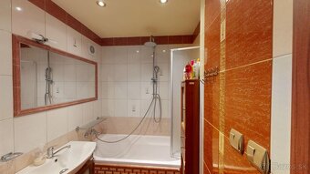 Priestranný 3 izbový byt na predaj na Slnečnej ulici - 17