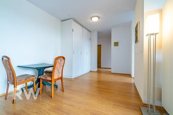 REZERVOVANÉ - VEĽKORYSÝ 2 izb. s takmer až 14 m2 TERASOU - 17