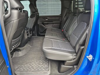 DODGE RAM 1500 5,7 HEMI BUILT TO SERVE 2023 - 17