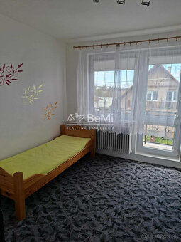 Rodinný dom s veľkou záhradou a garážou v tichej časti Choch - 17