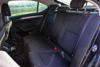 Škoda Superb 2.0 TDI Ambition DSG - 17