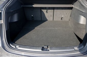 Tesla Model Y Long Range AWD 2022 - 17