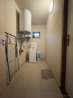Moderný bungalov v tichej lokalite s krásnym pozemkom - 17