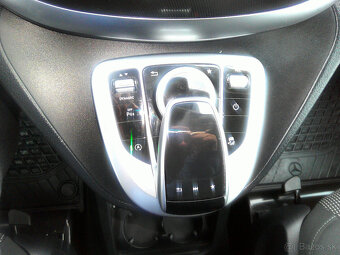 Mercedes V trieda 250 d extralang A/T 4MATIC rok:2020 - 17