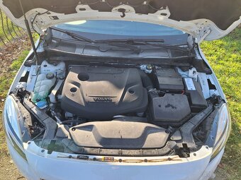 Volvo V40 D3; 2.0 diesel; Manual; r.v. 2018; Bratislava - 17