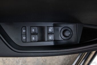 Škoda Superb Combi 2.0 TDI SCR Ambition DSG - 17