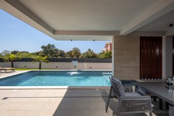 Luxusná kompletne zariadená vila s bazénom / Chorvátsko, Nin - 17