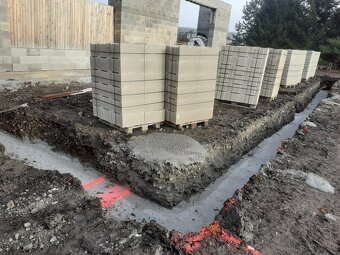 ZEMNÉ PRÁCE-ZAKLADY-SPIŠ-STAVEBNE PRACE-BURACIE PRACE - 17