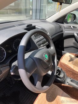 Škoda Octavia 1.6 Tour II nízky nájazd km 38.000 - 17