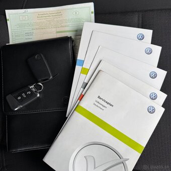 Volkswagen Passat 2.0 TDi DSG - 17