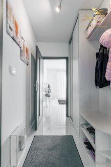 Exkluzívna Novostavba s Pozemkom v Obci Veselé - 17