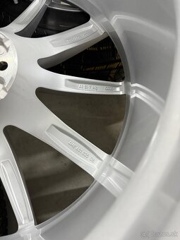 Zimná sada Audi RSQ8 , SQ8 , Q8 , RSQ7 5x112 R22 , 275/40/22 - 17