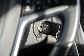 Opel Astra 1.4T 103kw M6, SR - 1.majitel - 17