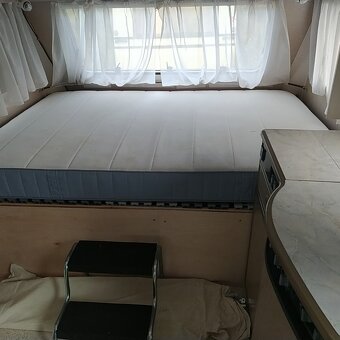 KARAVAN Defleffs Rondo nosič kol, předstan, spaní 4/5 - 17