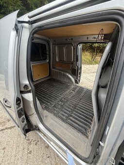 Volkswagen Caddy 1.9 TDI (2006) - 17