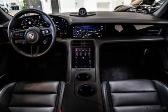 Porsche Taycan - 17