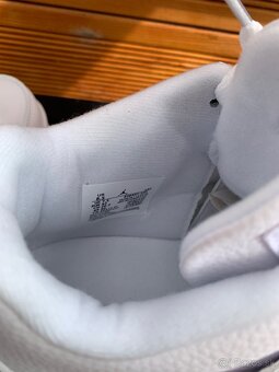 Jordan 4 Retro Pure Money - 17