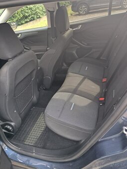 Ford Focus Kombi 1.0 EcoBoost mHEV Active A/T - 17